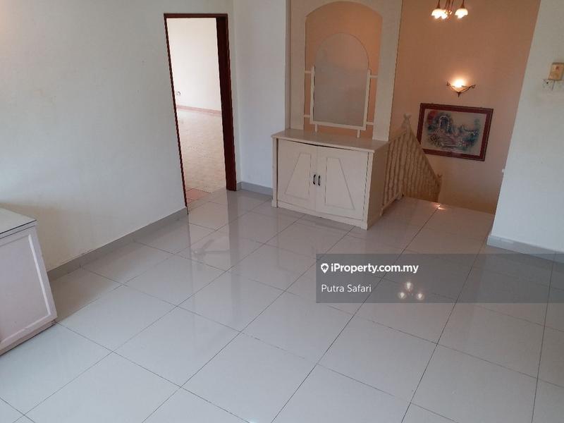 Rumah Berkembar untuk Dijual di Seksyen 9, Shah Alam oleh Putra Safari - iProperty.com.my