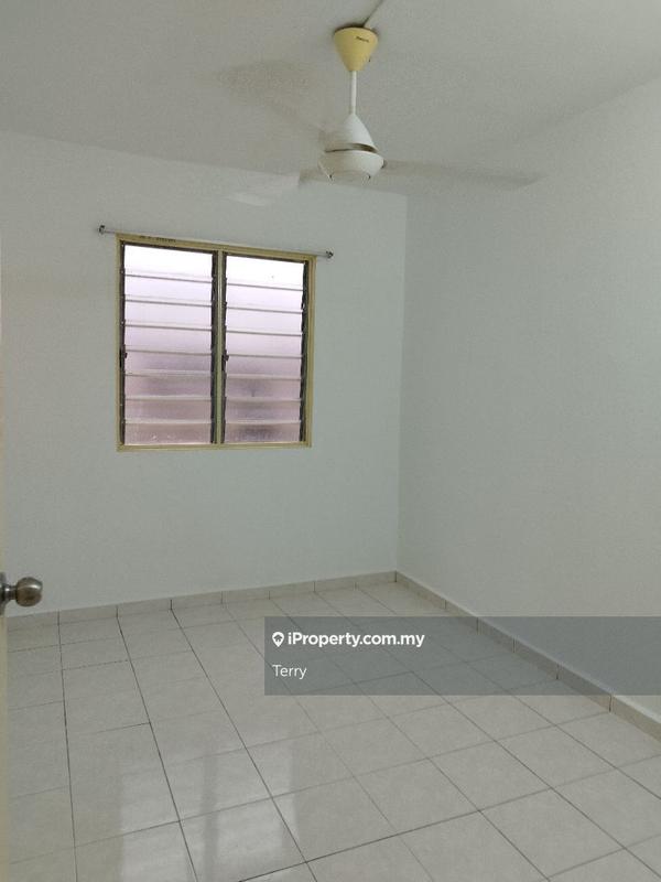 Rumah Berkembar untuk Dijual di Seksyen 8, Petaling Jaya oleh Terry - iProperty.com.my
