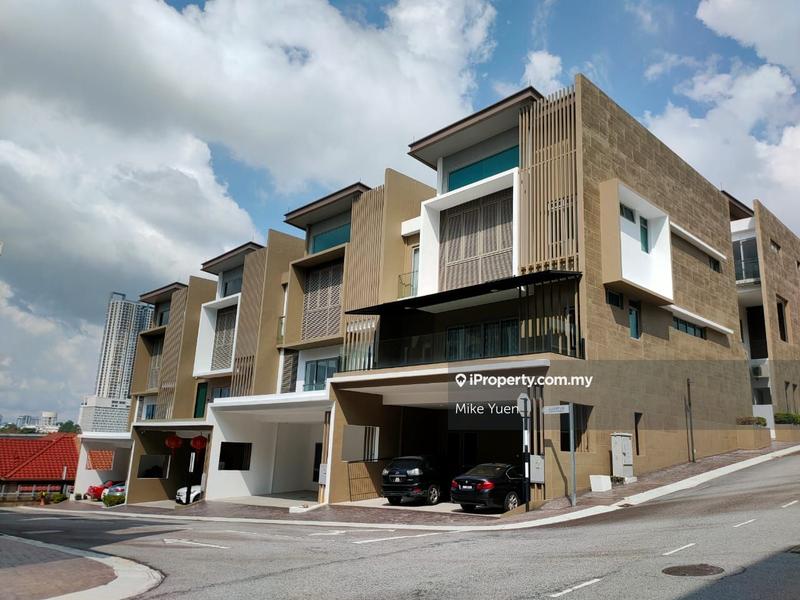 Semi-Detached House for Sale in Bandar Putra Permai, Seri Kembangan by Mike Yuen - iProperty.com.my