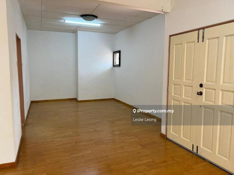 Bungalow House for Sale in Bandar Country Homes, Rawang by Leslie Leong - iProperty.com.my