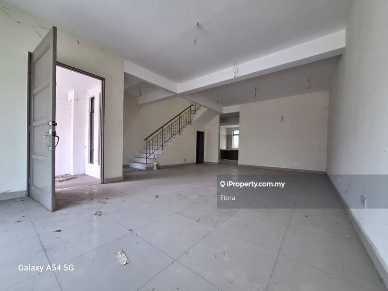 Rumah Teres 2-Tingkat untuk Dijual di Lakeside Residences, Puchong oleh Flora - iProperty.com.my