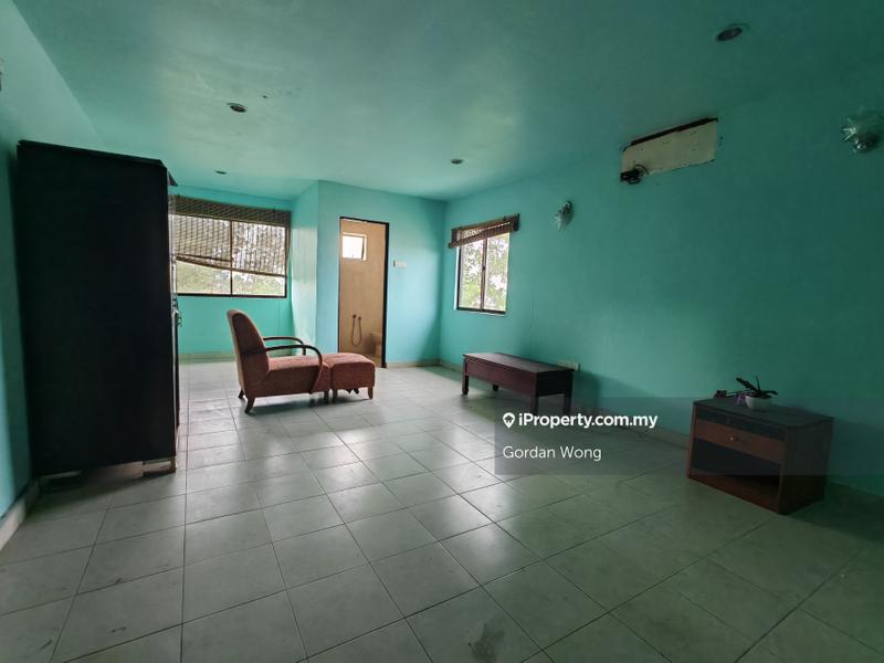 Bungalow House for Sale in Bandar Country Homes, Rawang by Gordan Wong - iProperty.com.my
