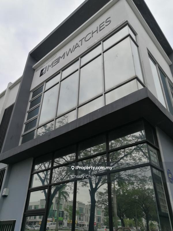 For Sale - 2.5 storey Semi D Shop Lot at Taman Equine, Seri Kembangan