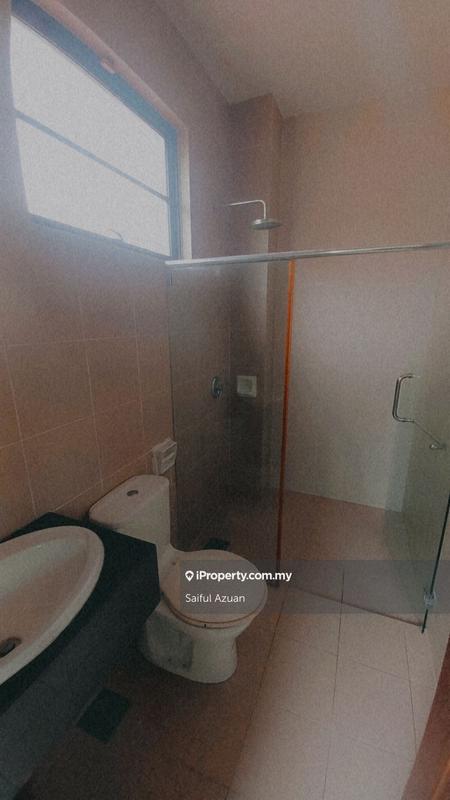 Rumah Berkembar untuk Dijual di uwrad, Shah Alam oleh Saiful Azuan - iProperty.com.my