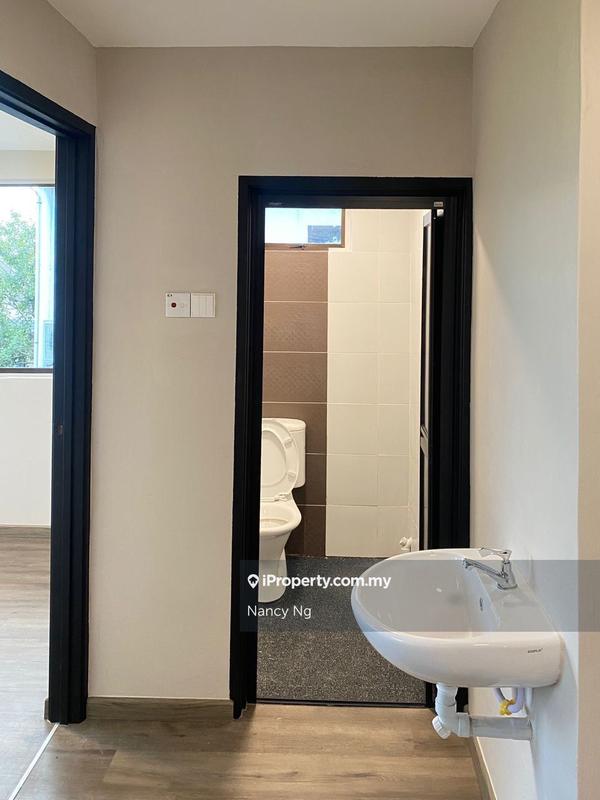 Rumah Berangkai 2 Tingkat untuk Dijual di 6era0, Kepala Batas oleh Nancy Ng - iProperty.com.my