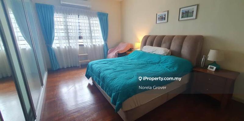 Condominium for Sale in Opal Damansara by Norela Grover - Spacious ensuite masterbedroom  - iProperty.com.my