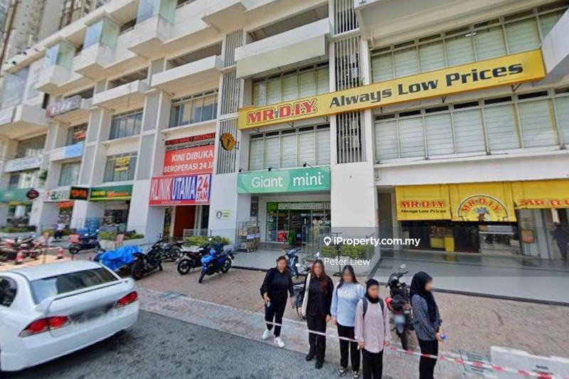 For Sale - ROI 4.8% ABOVE CORNER LOT AT SENTUL, MAXIM CITYLIGHT SENTUL, FULL TEANNTED, GOOD DEAL