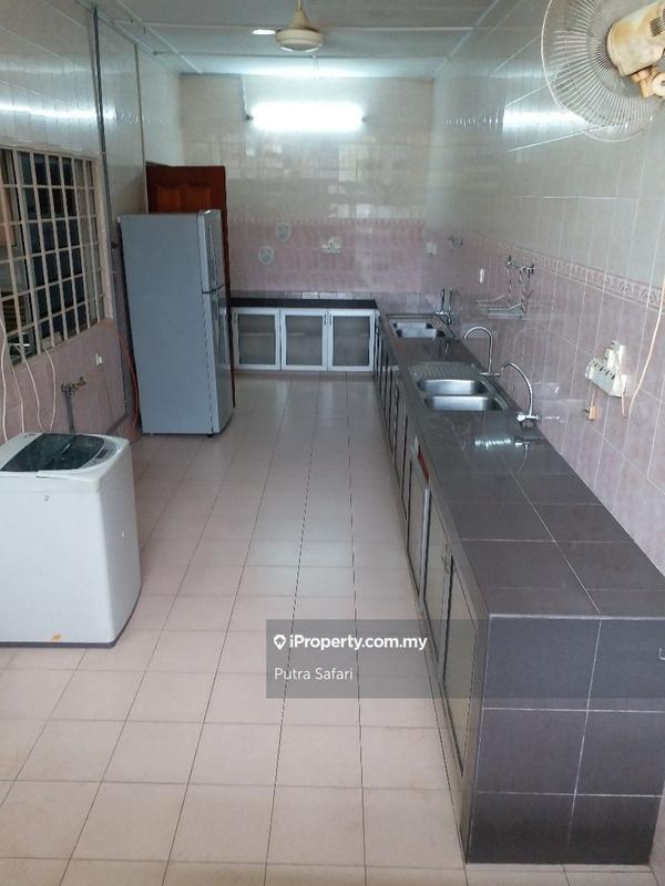 Rumah Berkembar untuk Dijual di Seksyen 9, Shah Alam oleh Putra Safari - iProperty.com.my
