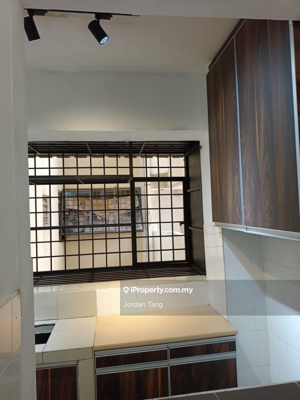 Apartment for Sale in Vista Seri Putra by Jordan Tang - iProperty.com.my