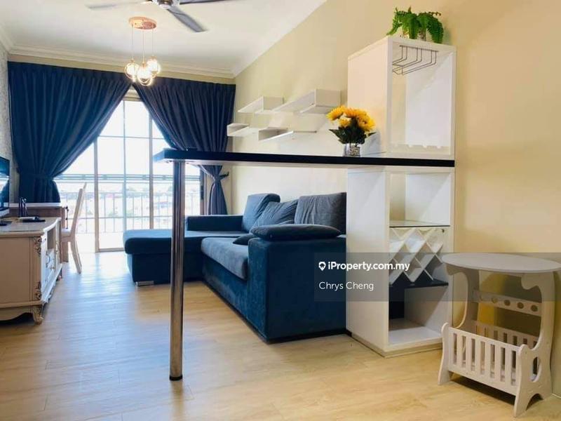 For Rent - Molek Pine 1