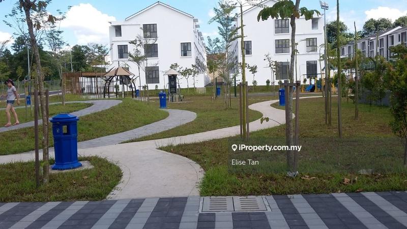 Rumah Teres 3-Tingkat untuk Dijual di Bandar Putra Permai, Seri Kembangan oleh Elise Tan - iProperty.com.my