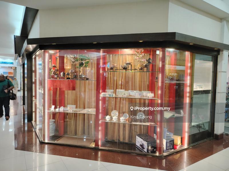 Retail Space untuk Disewa di Amcorp Mall Ground Floor, Petaling Jaya oleh King Chong - iProperty.com.my