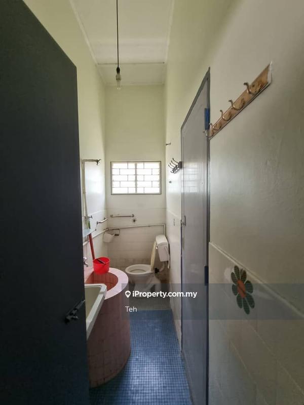 Banglo Komersial untuk Dijual di Section 11, Petaling Jaya oleh Teh - iProperty.com.my