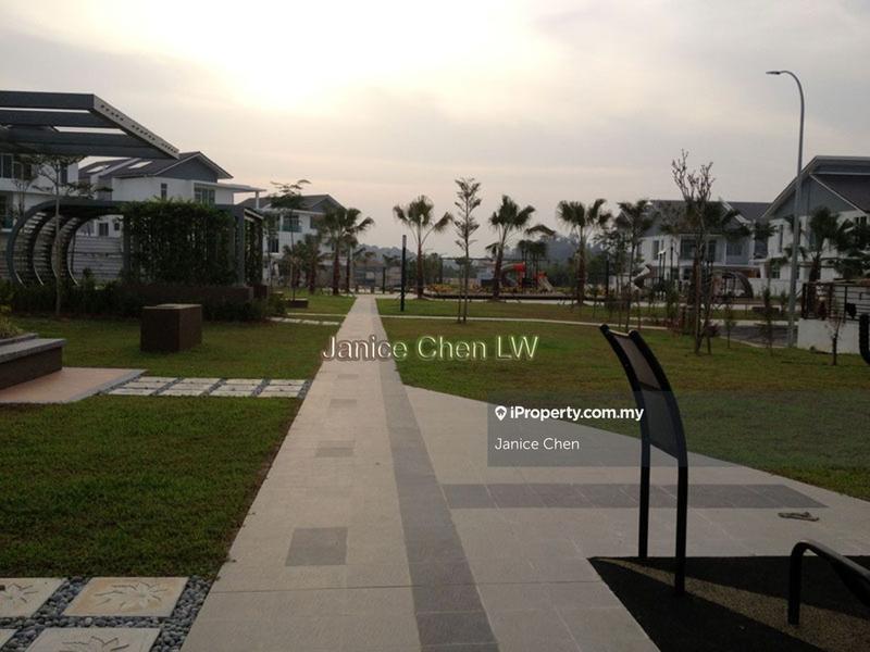 Rumah Berkembar untuk Dijual di Palmiera @ Kinrara Residence, Taman Damai Utama, Puchong oleh Janice Chen - iProperty.com.my