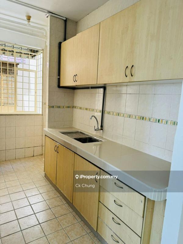 Rumah Pangsa untuk Dijual di Pangsapuri Berembang Indah oleh Ck Chung - iProperty.com.my