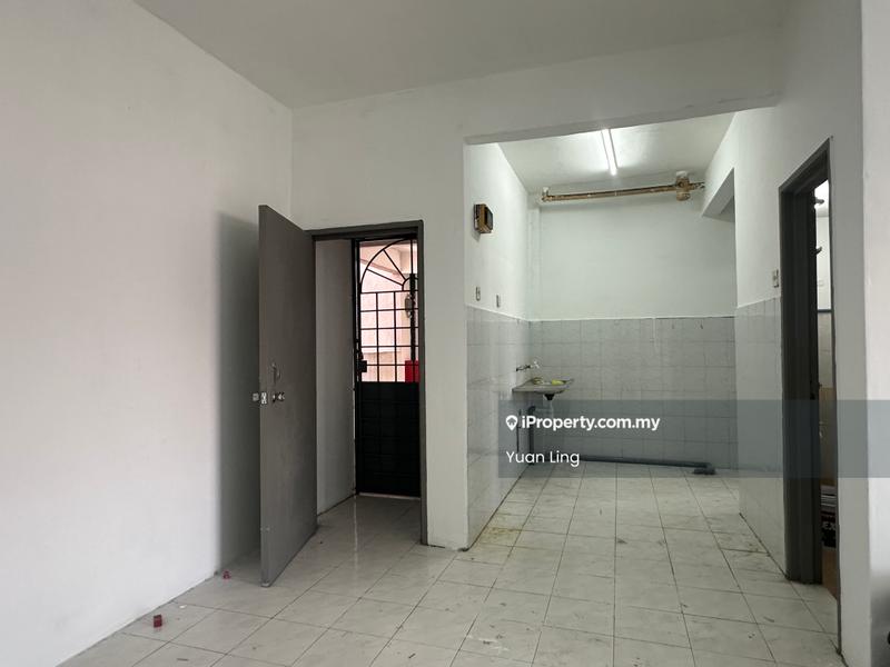 Apartment for Sale in Pangsapuri Putra Indah by Yuan Ling - Kitchen - iProperty.com.my