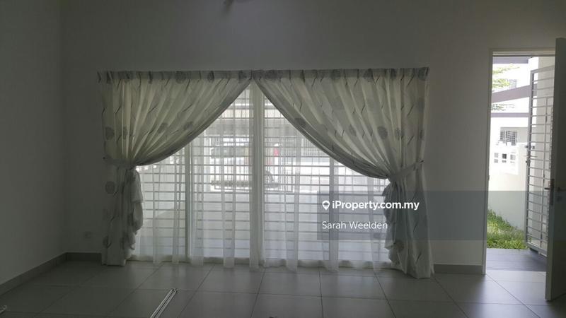 Rumah Teres 2-Tingkat untuk Dijual di Nilai Impian, Nilai oleh Sarah Weelden - iProperty.com.my