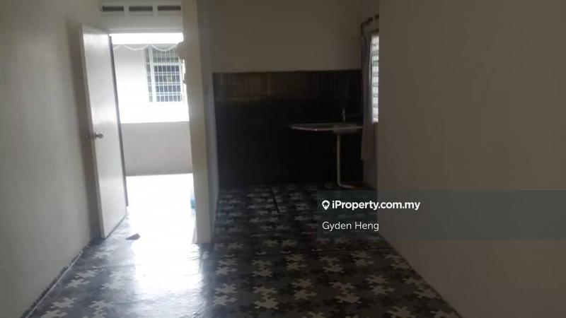 Rumah Flat untuk Dijual di Taman Pulai Utama oleh Gyden Heng - iProperty.com.my