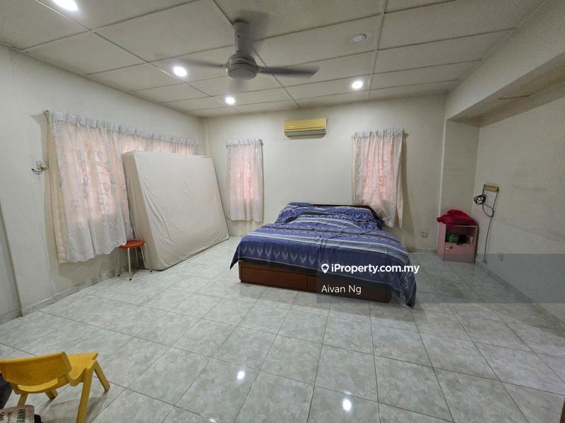 Rumah Berkembar untuk Dijual di Taman Taming Jaya, Balakong oleh Aivan Ng - iProperty.com.my