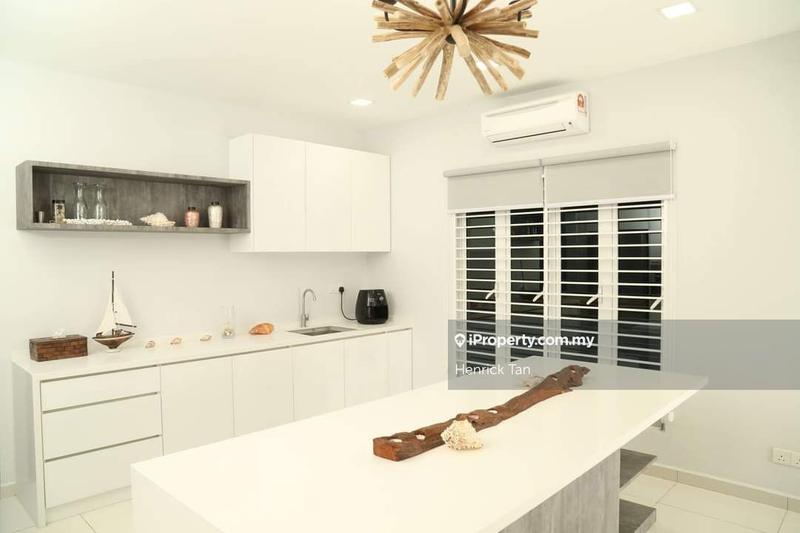 Rumah Berangkai 2 Tingkat untuk Dijual di Putra Heights, Subang Jaya oleh Henrick Tan - iProperty.com.my