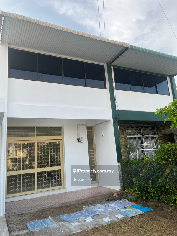 Semi-Detached House for Rent in Taman Molek, Butterworth by Jessie Lee - iProperty.com.my