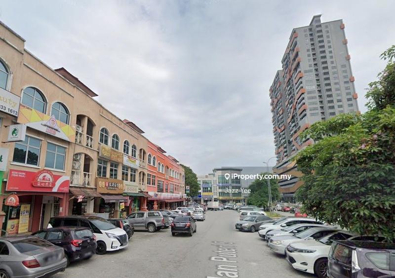 For Sale - 【Puteri 5🔥】3 Storey Shoplot @ Bandar Puteri Puchong for Sale