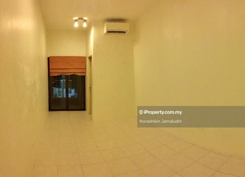 Townhouse for Sale in Kayu Ara, Selangor by Norashikin Jamaludin - iProperty.com.my