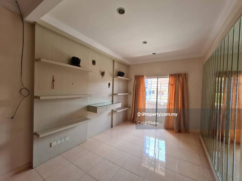 Townhouse for Sale in Taman Bukit Cheng, Cheng by Celia Chew - iProperty.com.my