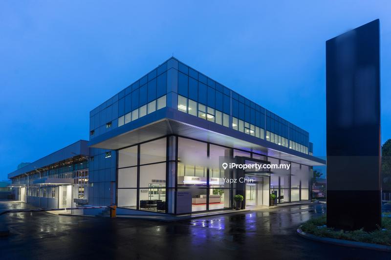 For Rent - Bandar Kinrara , Puchong, 3 Storey Corner showroom