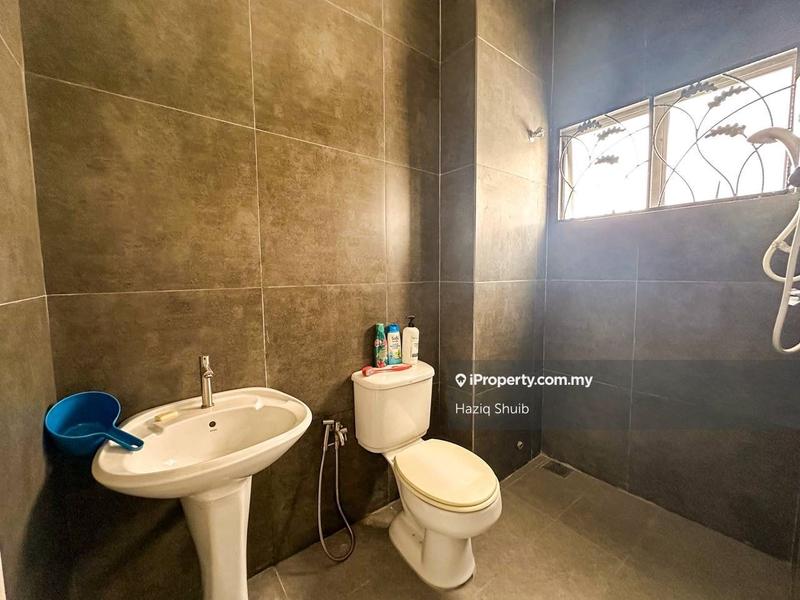 2-storey Terraced House for Sale in Taman Kelana Idaman, Ara Damansara by Haziq Shuib - iProperty.com.my