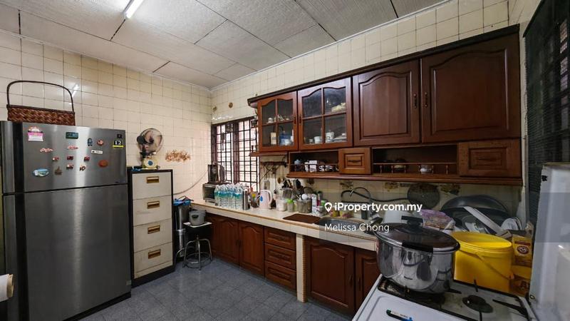 Rumah Teres untuk Dijual di Taman Serdang Raya, Seri Kembangan oleh Melissa Chong - iProperty.com.my