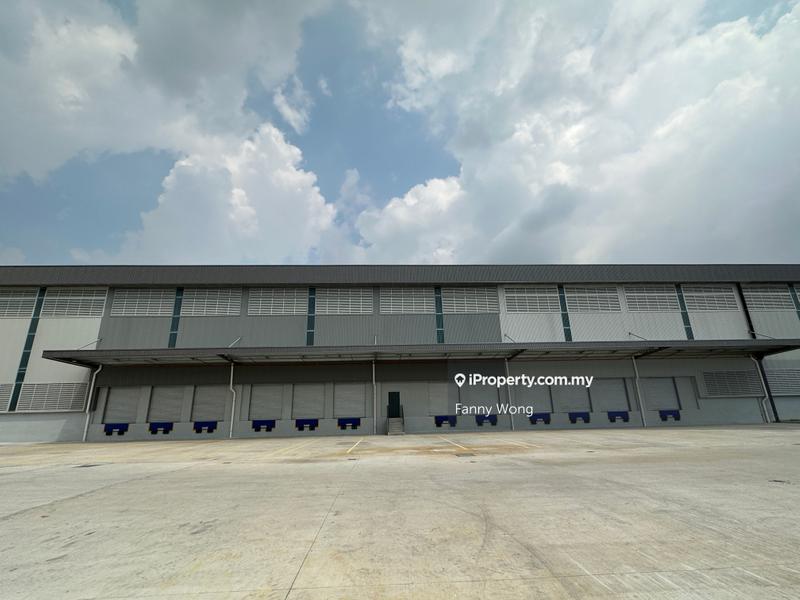 For Rent - Klang, Shah Alam MEGA WAREHOUSE【Loading Bays, 12 Meter Height】