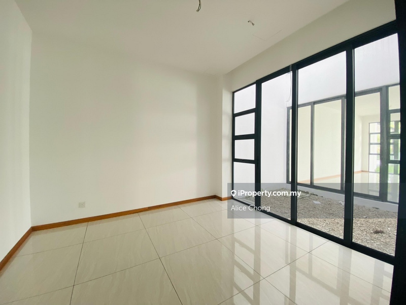 3-storey Terraced House for Sale in The Kews Senibong Leisure Farm, Gelang Patah by Alice Chong - iProperty.com.my