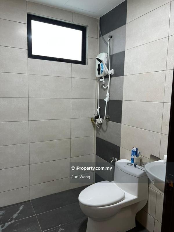 Kediaman Servis untuk Dijual di Molek Regency oleh Jun Wang - iProperty.com.my