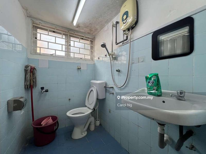 Rumah Berkembar untuk Dijual di Bandar Country Homes, Rawang oleh Carol Ng - iProperty.com.my