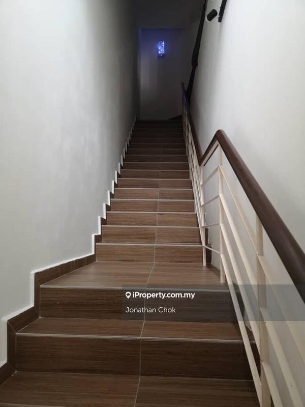 Rumah Berangkai 3 Tingkat untuk Dijual di Taman Puncak Jalil, Seri Kembangan oleh Jonathan Chok - iProperty.com.my