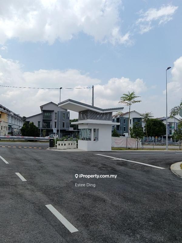 Rumah Berkembar untuk Dijual di Abadi Heights, Puchong oleh Estee Ding - iProperty.com.my