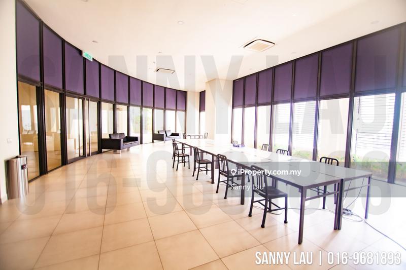 For Sale - 6 CapSquare