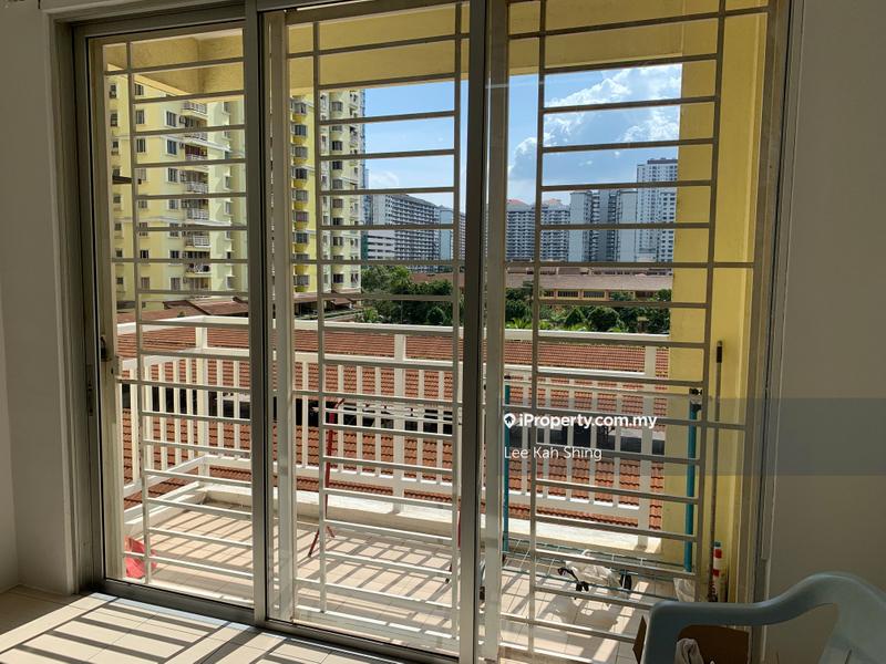 Condominium for Sale in Platinum Lake PV 10 by Lee Kah Shing - iProperty.com.my