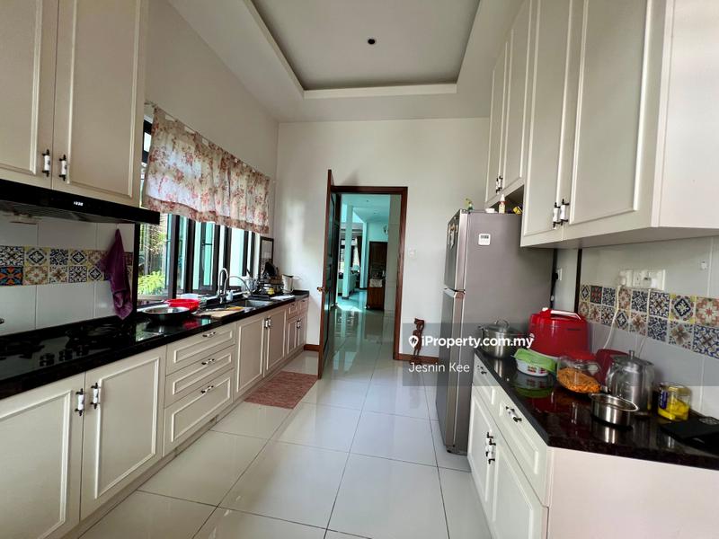 Bungalow House for Sale in Perdana Lakeview East, Cyberjaya by Jesnin Kee - iProperty.com.my