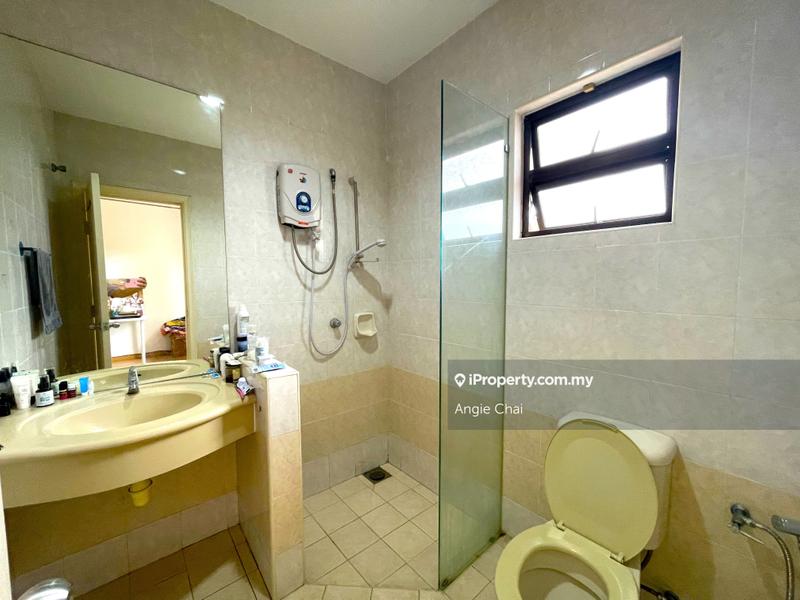 Townhouse for Sale in Kota Damansara, Petaling Jaya by Angie Chai - iProperty.com.my
