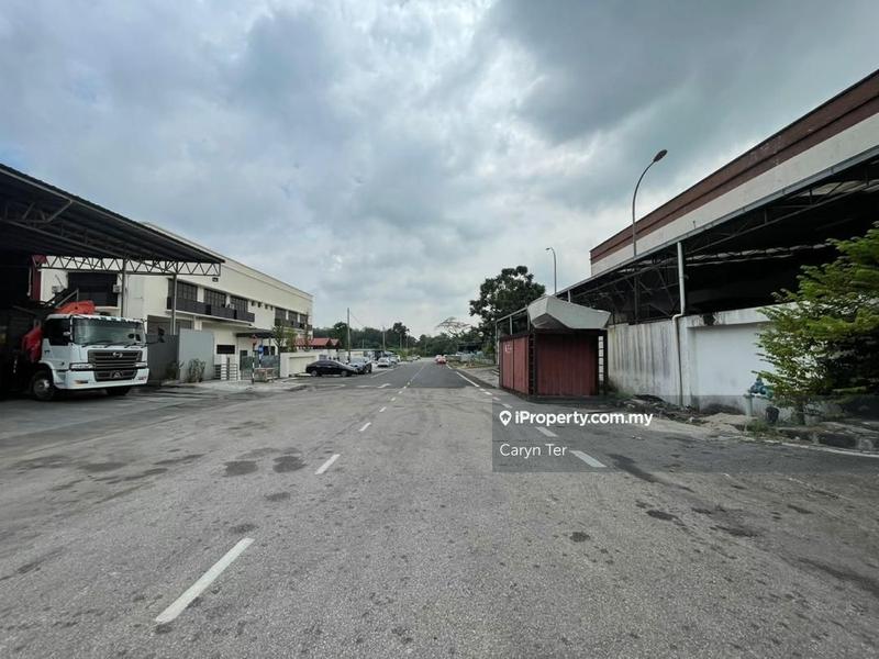 For Sale - Taman Perindustrian Desa Plentong ( Light Industry ) 1.5 Storey Semi-D Factory