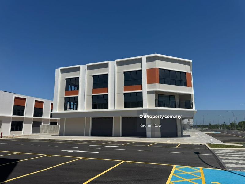 For Rent - Uptown Square 2