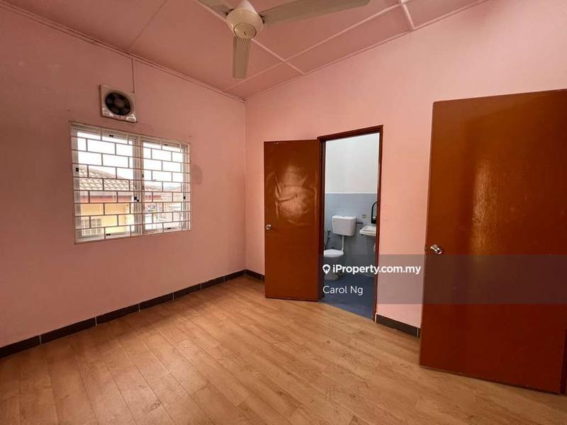 Rumah Berkembar untuk Dijual di Bandar Country Homes, Rawang oleh Carol Ng - iProperty.com.my