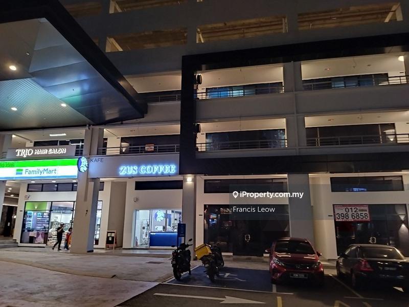 Kedai untuk Dijual di Bandar Country Homes, Rawang oleh Francis Leow - iProperty.com.my