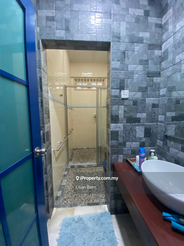 Bungalow House for Sale in Jalan SS12, Subang Jaya by Lilian Bern - iProperty.com.my