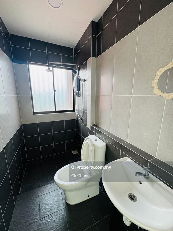 Kediaman Servis untuk Dijual di V-Residensi 5 oleh Ck Chung - iProperty.com.my