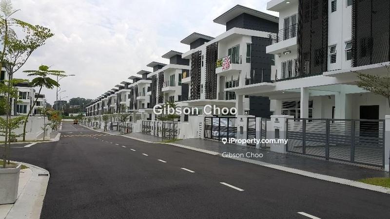 Rumah Berkembar untuk Dijual di Suria Residence oleh Gibson Choo - iProperty.com.my