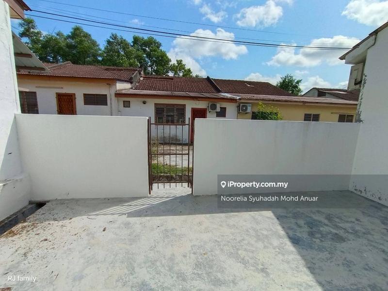 1-storey Terraced House for Sale in Taman Muzaffar Shah, Ayer Keroh by Noorelia Syuhadah Mohd Anuar - iProperty.com.my