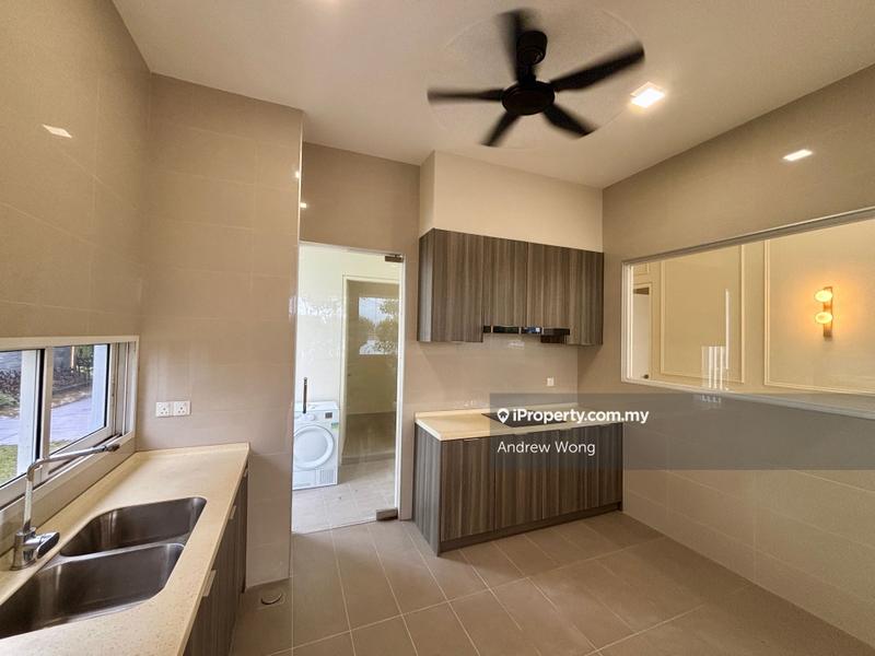 Bungalow House untuk Dijual di Lakefront Villa, Cyberjaya oleh Andrew Wong - iProperty.com.my